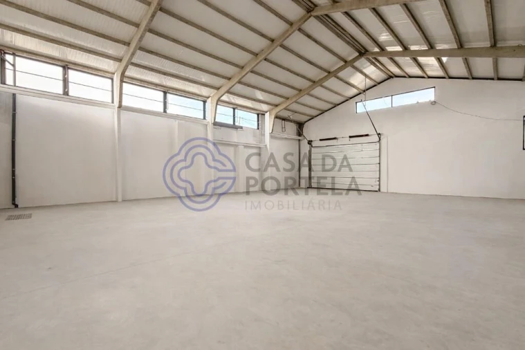 Armazém para Venda em Escapães Foto 8