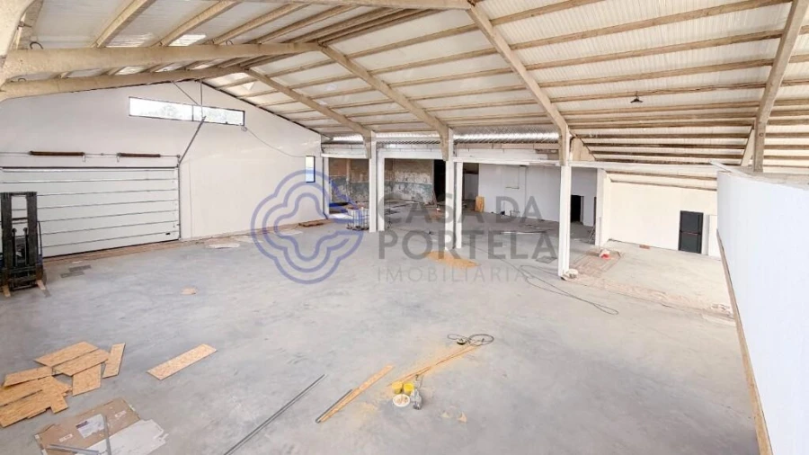 Armazém para Venda em Escapães Foto 20