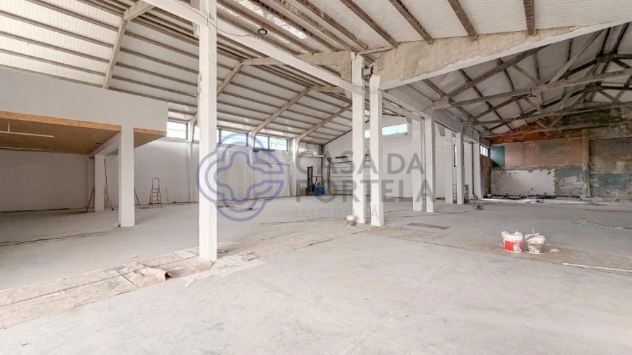 Armazém para Venda em Escapães Foto 14