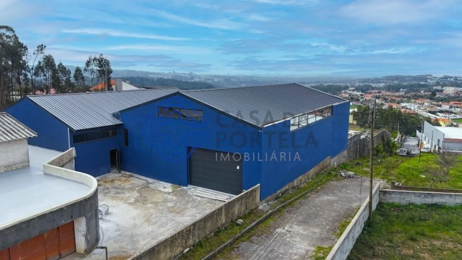 Armazém para Venda em Escapães Foto 1