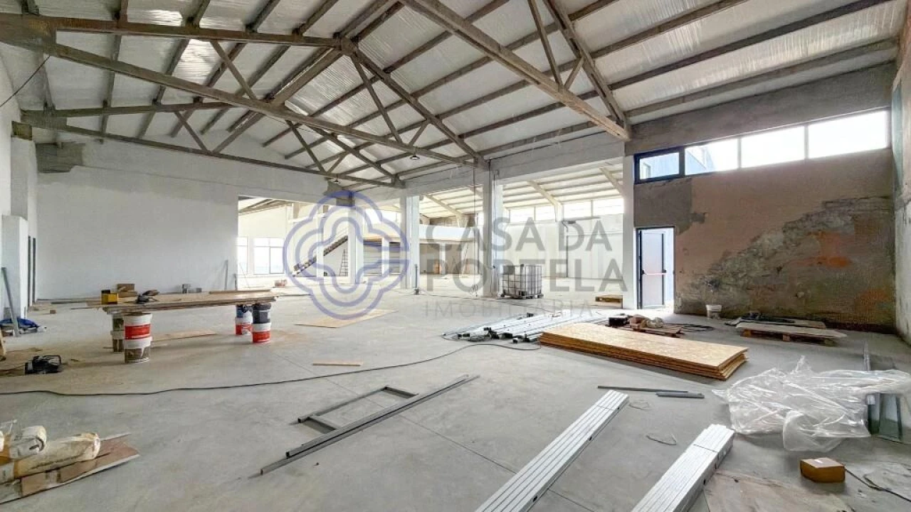 Armazém para Venda em Escapães Foto 19