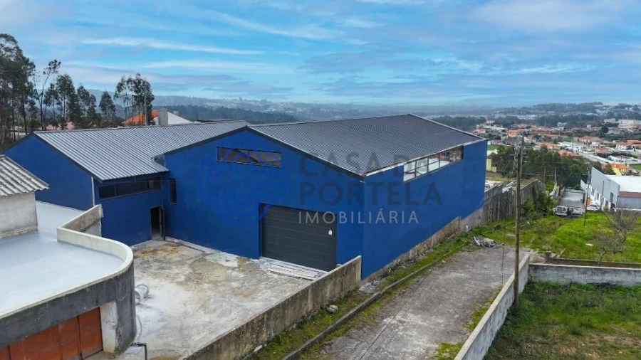 Armazém para Venda em Escapães