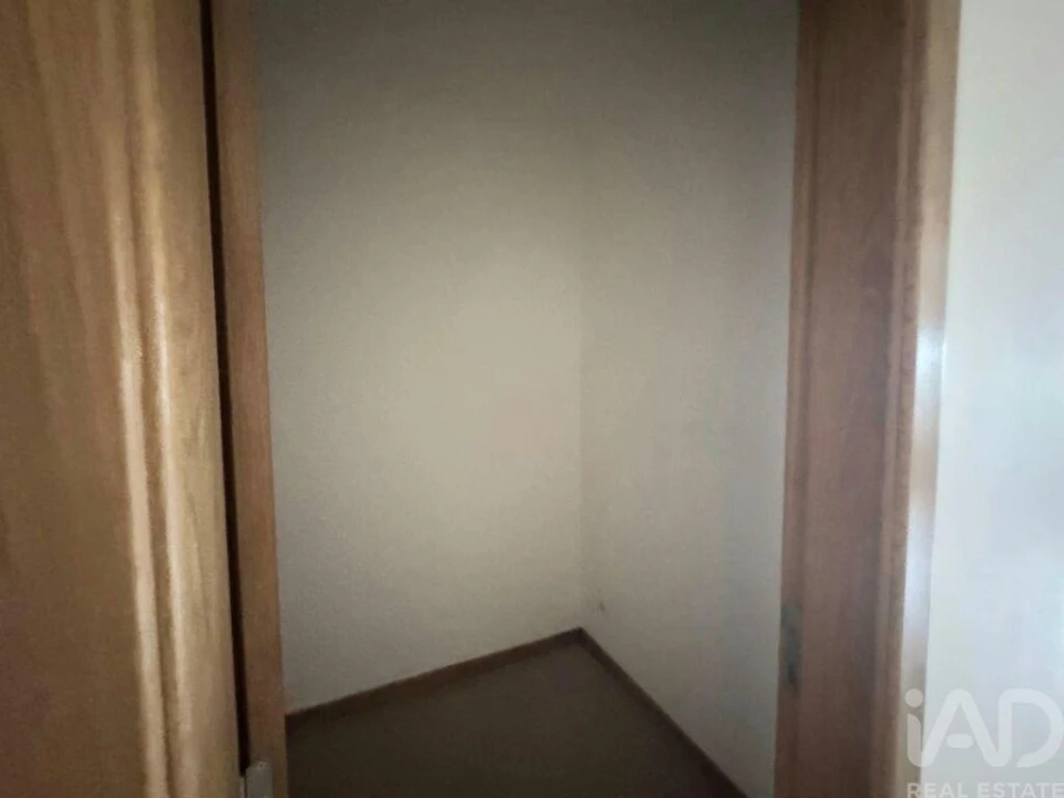 Apartamento T3 para Venda em Quelfes Foto 13