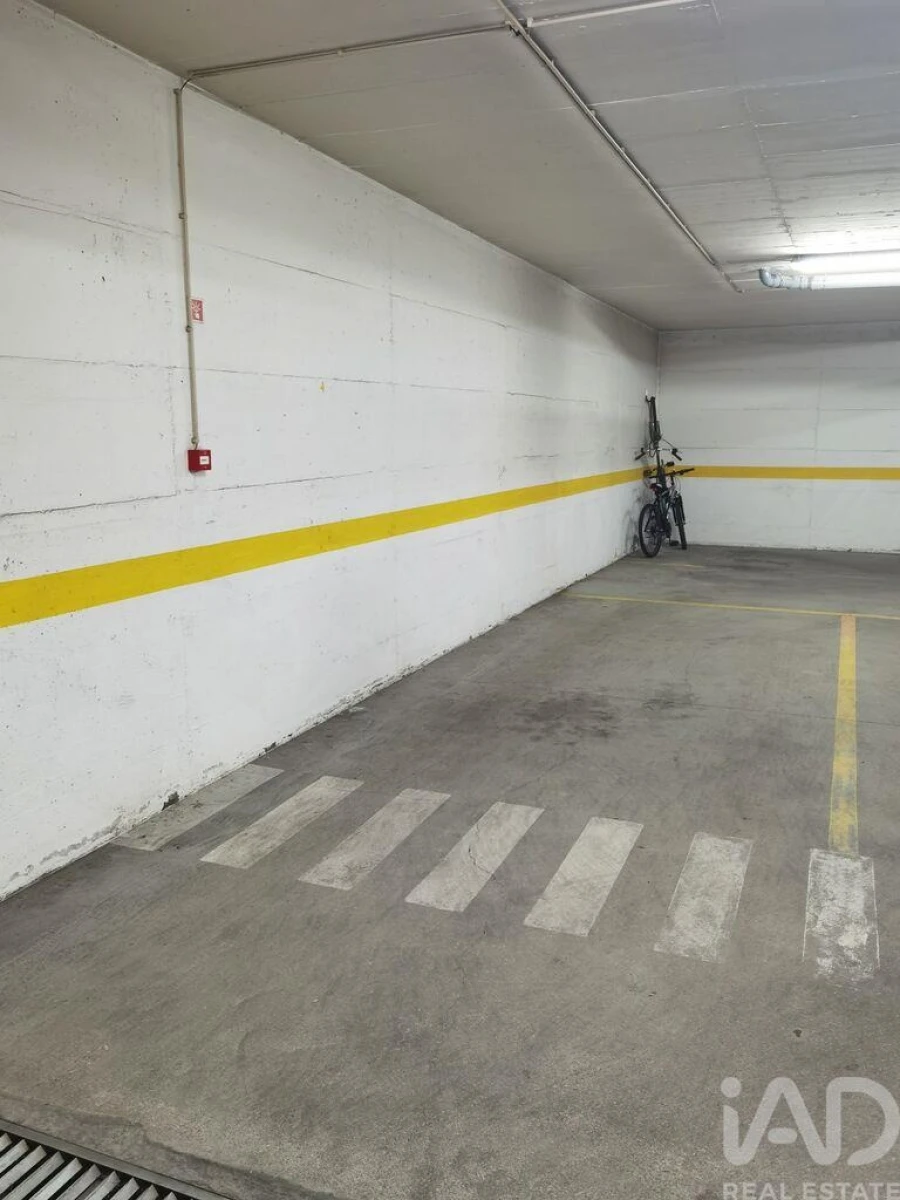 Apartamento T3 para Venda em Quelfes Foto 15