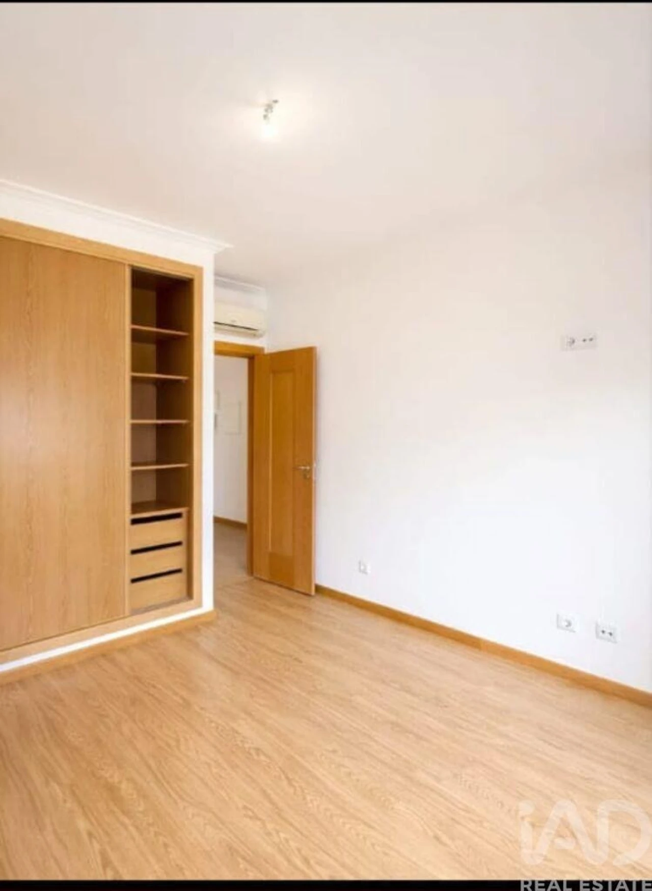 Apartamento T3 para Venda em Quelfes Foto 8