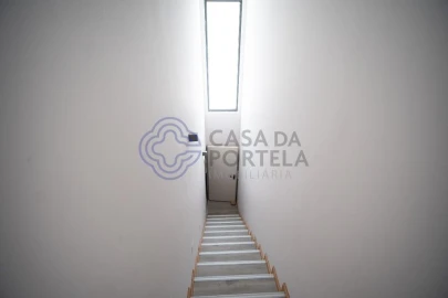 Moradia T3 para Venda em Nogueira e Silva Escura