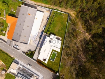Moradia T3 para Venda em Nogueira e Silva Escura