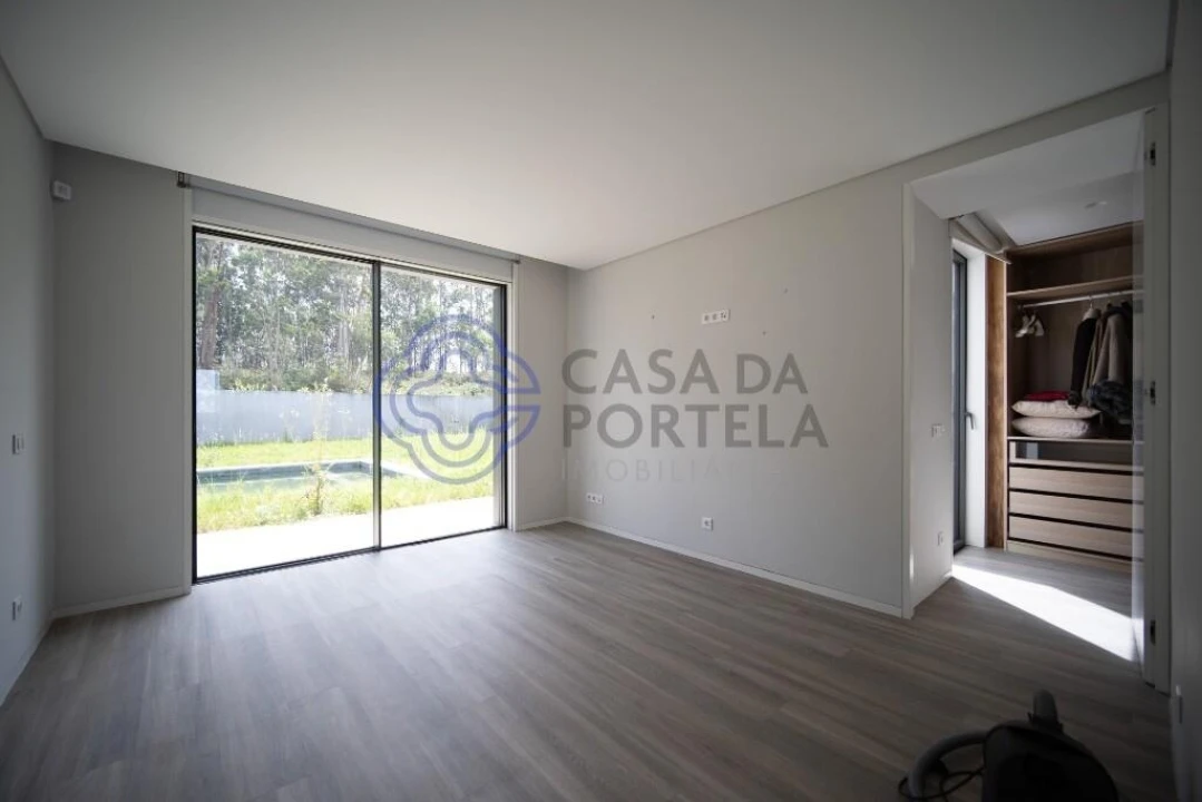 Moradia T3 para Venda em Nogueira e Silva Escura Foto 32