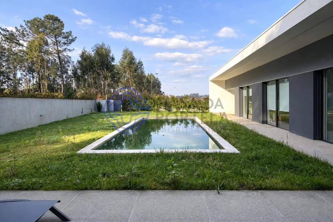 Moradia T3 para Venda em Nogueira e Silva Escura Foto 2