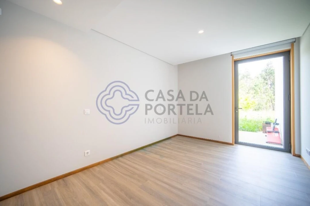 Moradia T3 para Venda em Nogueira e Silva Escura Foto 29
