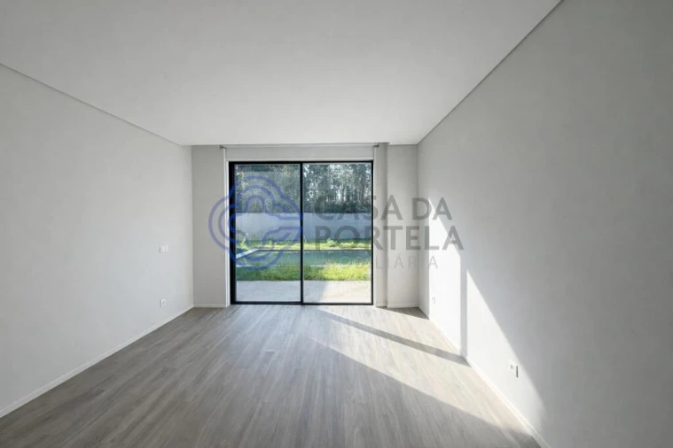 Moradia T3 para Venda em Nogueira e Silva Escura Foto 15