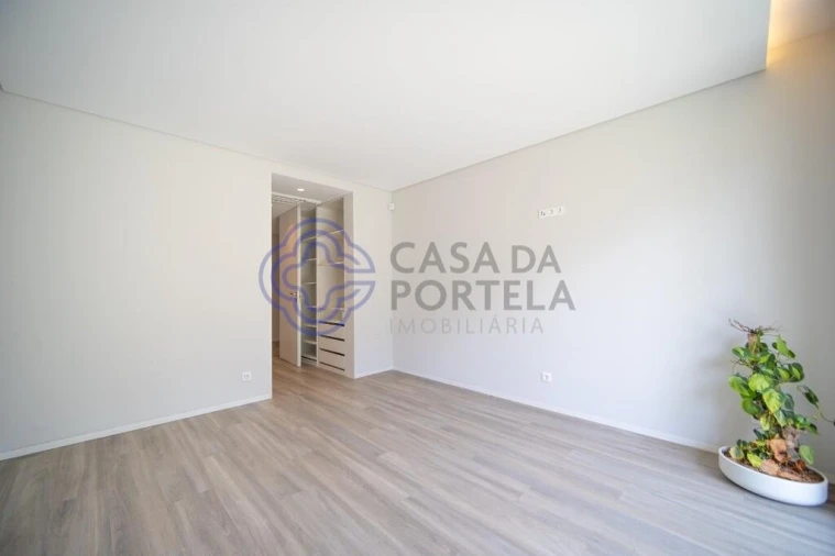 Moradia T3 para Venda em Nogueira e Silva Escura Foto 43
