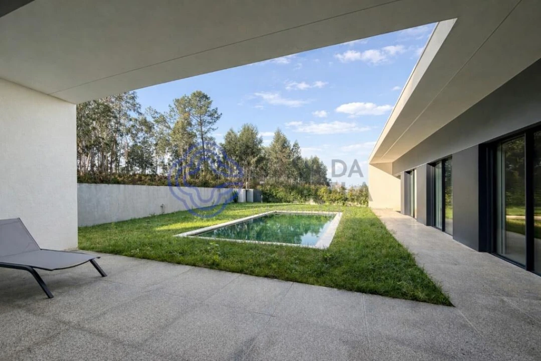 Moradia T3 para Venda em Nogueira e Silva Escura Foto 4