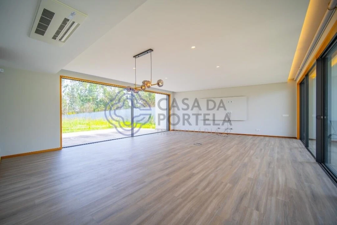 Moradia T3 para Venda em Nogueira e Silva Escura Foto 17