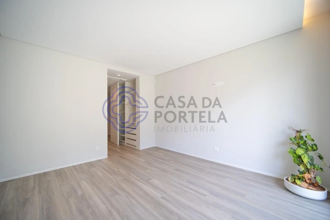 Moradia T3 para Venda em Nogueira e Silva Escura Foto 43