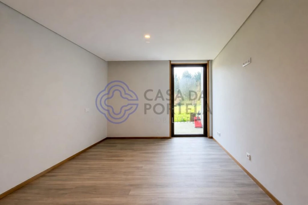 Moradia T3 para Venda em Nogueira e Silva Escura Foto 13