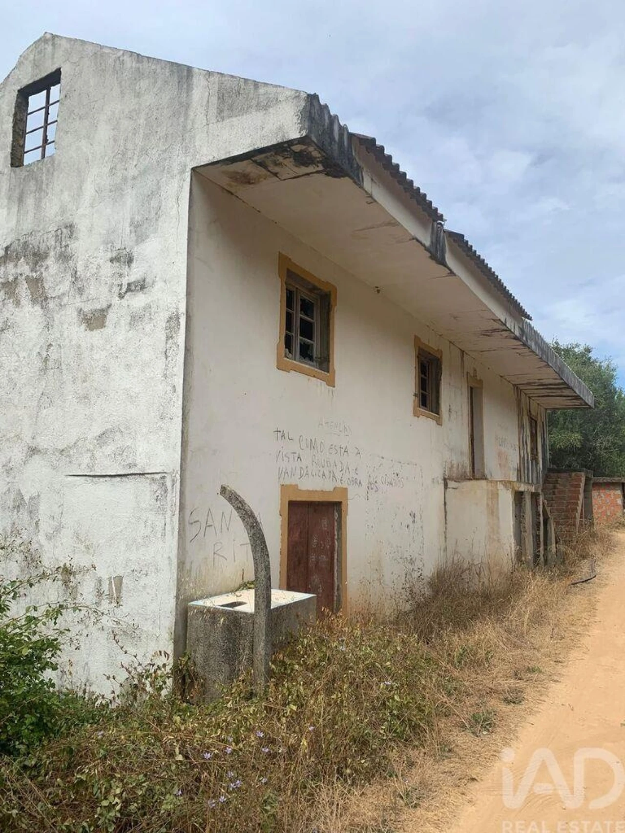 Moradia T3 para Venda em Casais e Alviobeira Foto 1