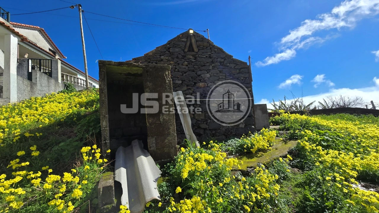 Moradia T2 para Venda em Estreito de Camara de Lobos Foto 7