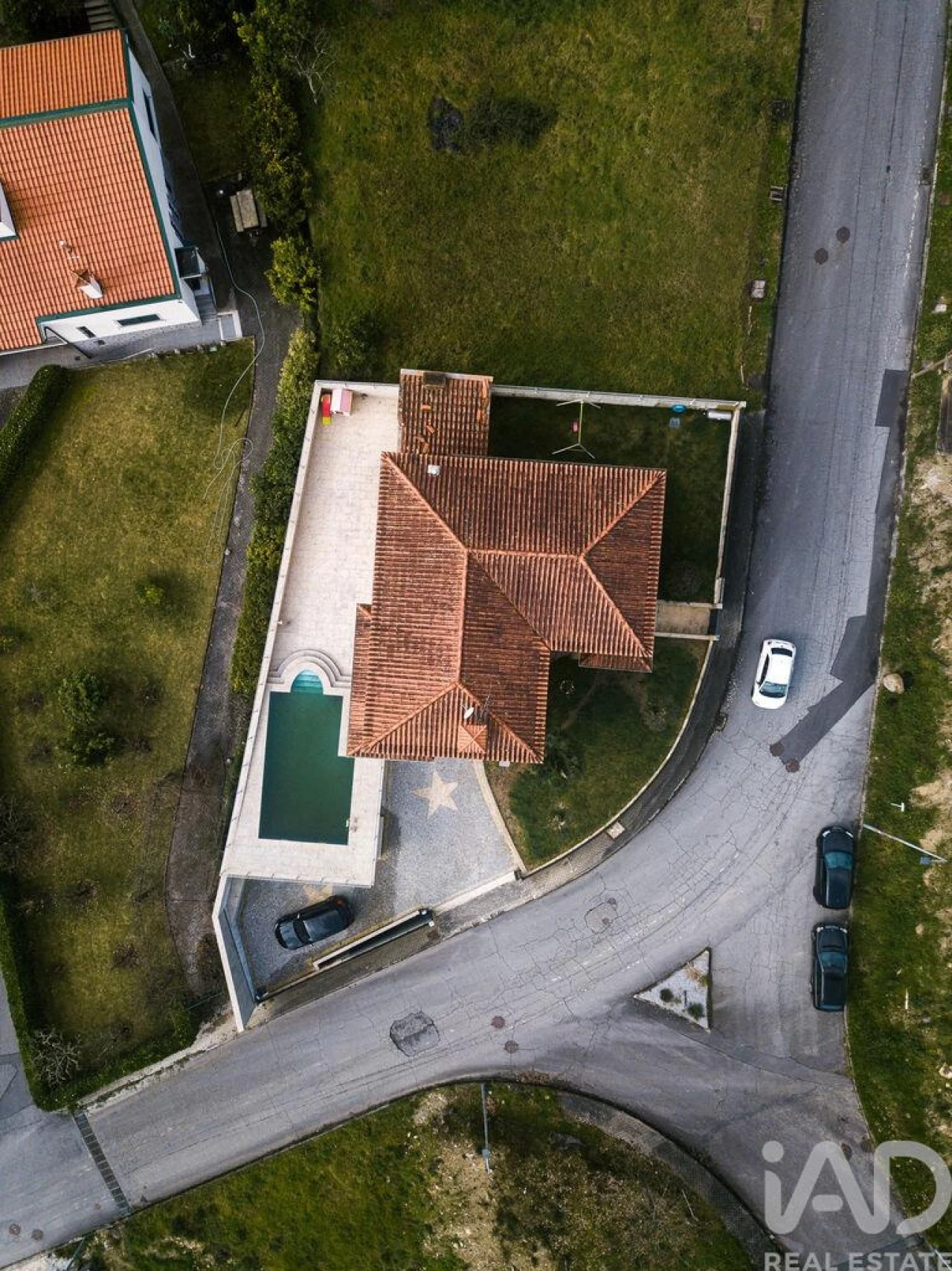 Moradia T4 para Venda em Lanhoso Foto 3