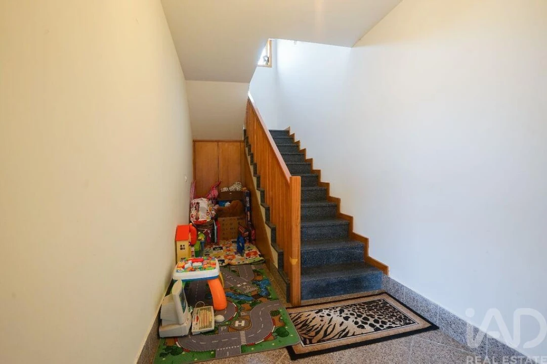 Moradia T4 para Venda em Lanhoso Foto 35