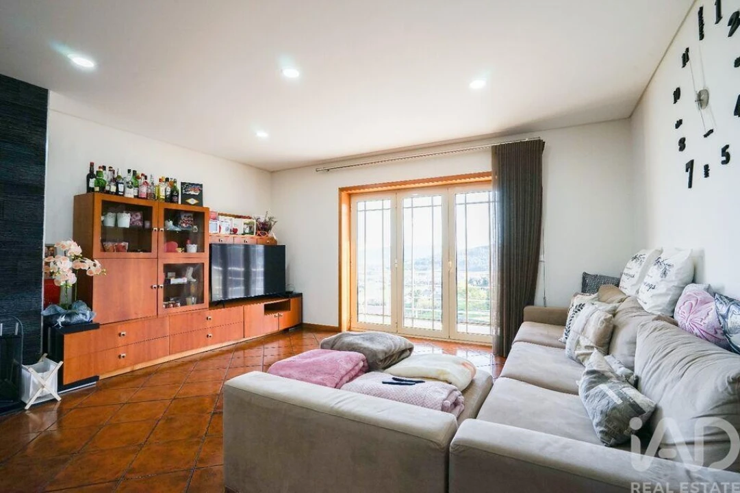 Moradia T4 para Venda em Lanhoso Foto 12