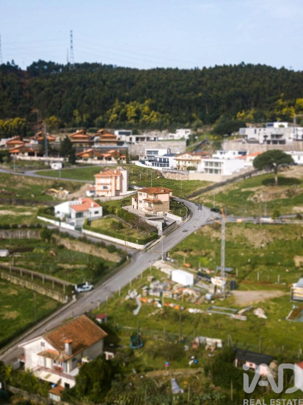 Moradia T4 para Venda em Lanhoso Foto 4