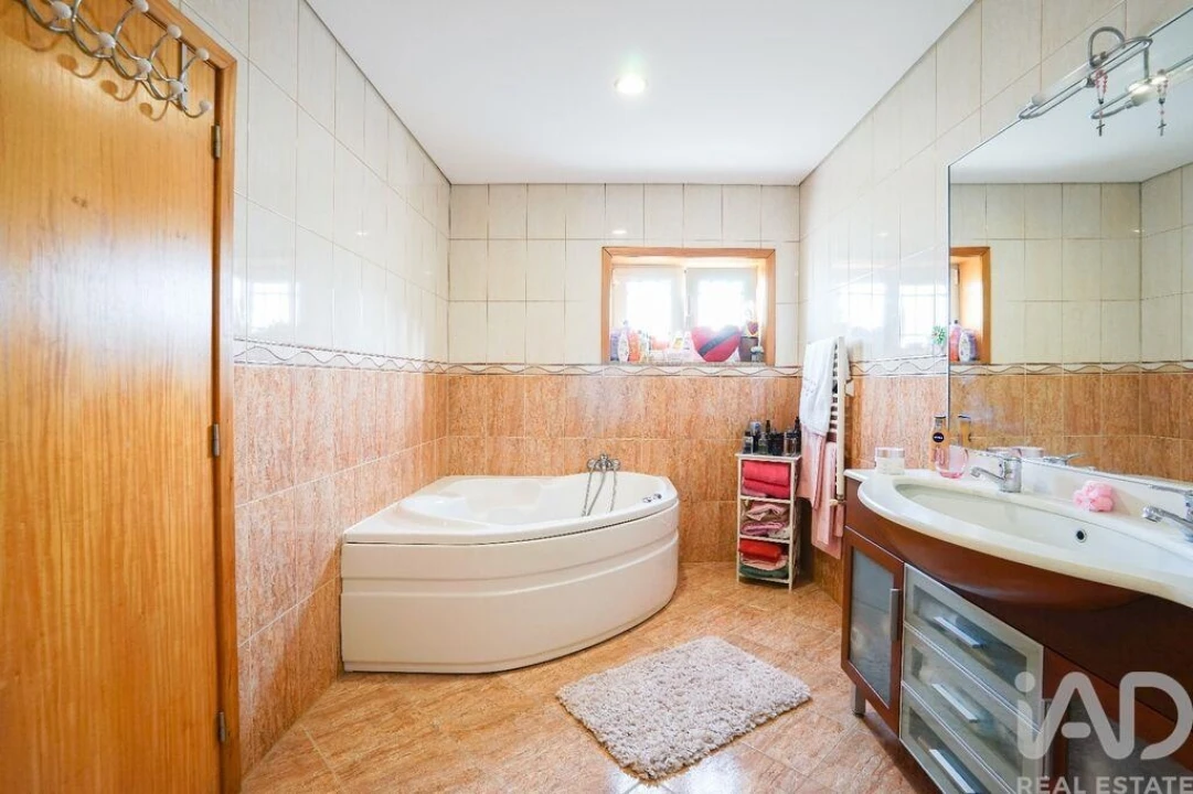 Moradia T4 para Venda em Lanhoso Foto 26