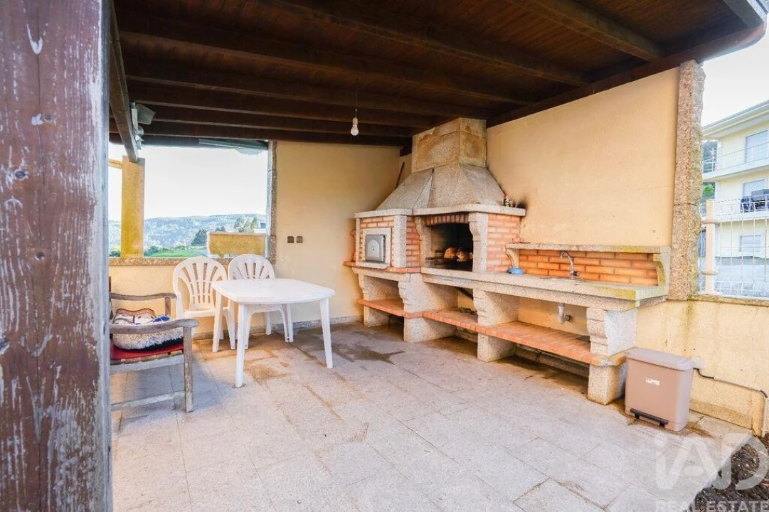 Moradia T4 para Venda em Lanhoso Foto 40