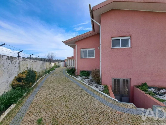 Moradia T5 para Venda em Guilhabreu Foto 1