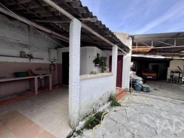 Moradia T5 para Venda em Eixo e Eirol