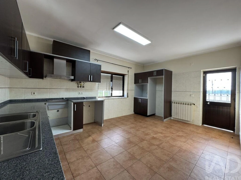 Moradia T4 para Venda em São Pedro de Tomar Foto 22