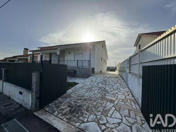 Moradia T4 para Venda em São Pedro de Tomar Foto 39