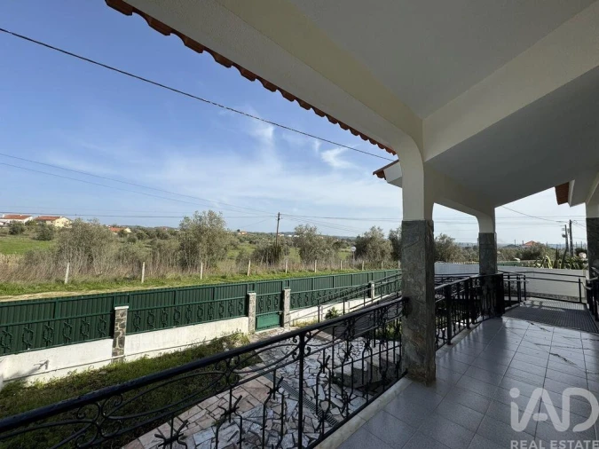 Moradia T4 para Venda em São Pedro de Tomar Foto 2