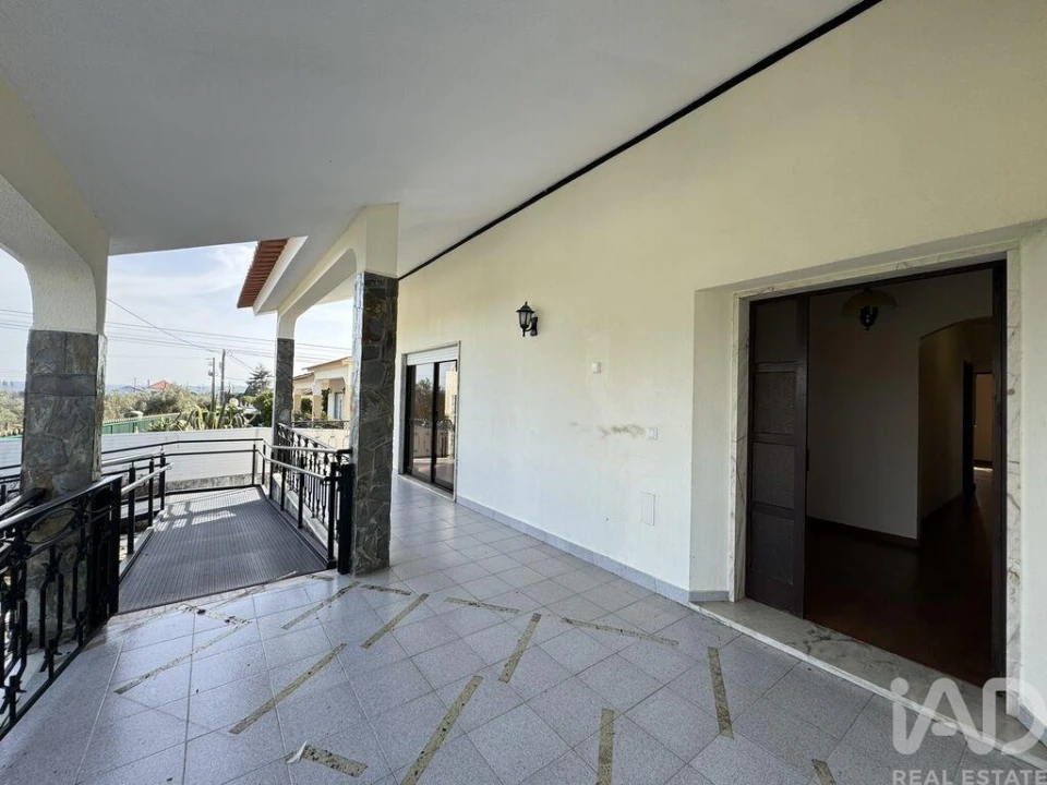 Moradia T4 para Venda em São Pedro de Tomar Foto 3