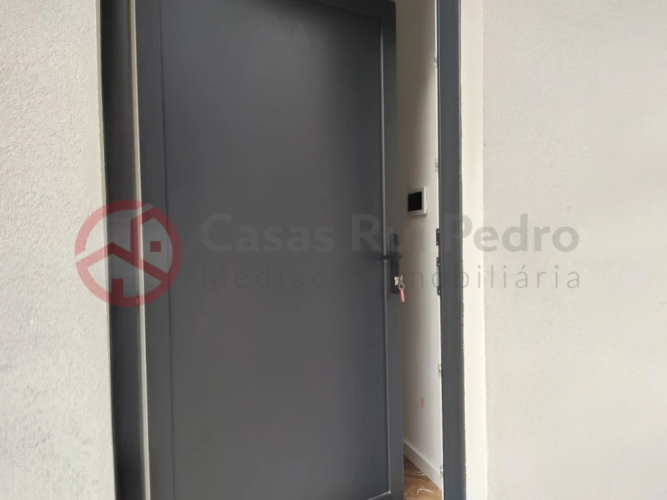 Moradia T3 para Venda em Almada, Cova da Piedade, Pragal e Cacilhas Foto 4