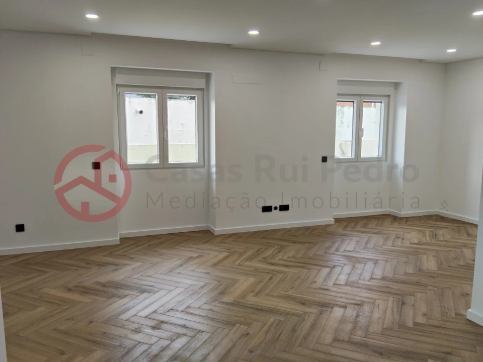 Moradia T3 para Venda em Almada, Cova da Piedade, Pragal e Cacilhas Foto 5