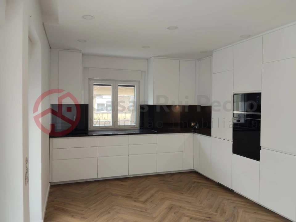 Moradia T3 para Venda em Almada, Cova da Piedade, Pragal e Cacilhas Foto 13