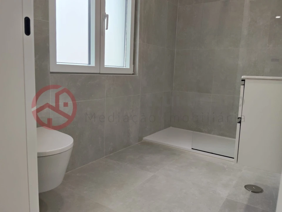 Moradia T3 para Venda em Almada, Cova da Piedade, Pragal e Cacilhas Foto 30