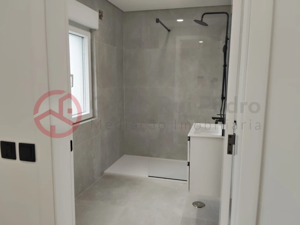 Moradia T3 para Venda em Almada, Cova da Piedade, Pragal e Cacilhas Foto 31