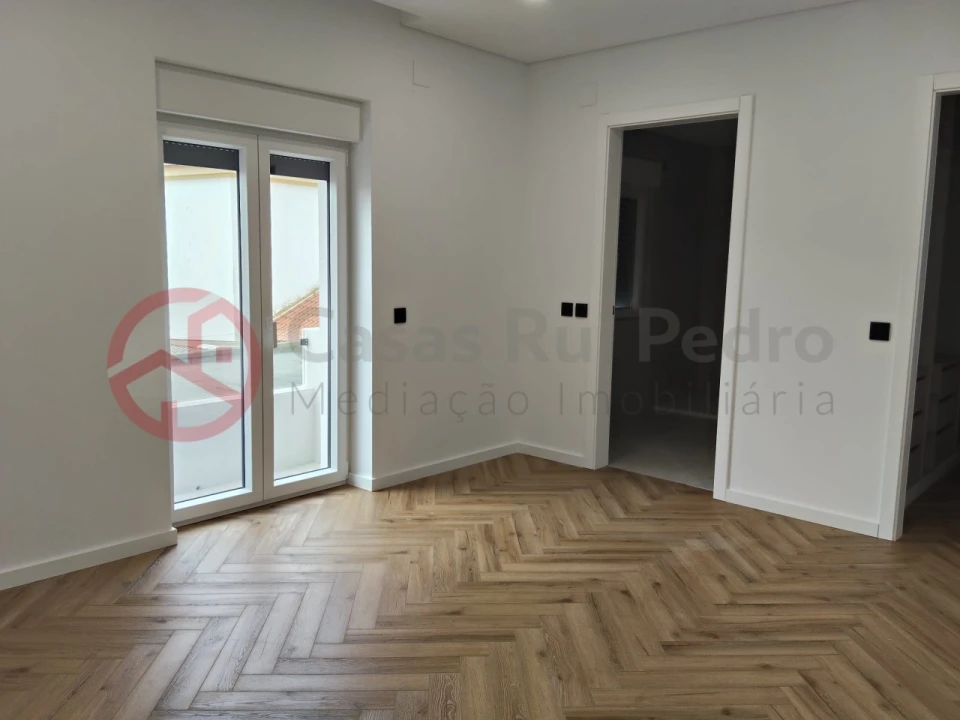 Moradia T3 para Venda em Almada, Cova da Piedade, Pragal e Cacilhas Foto 34