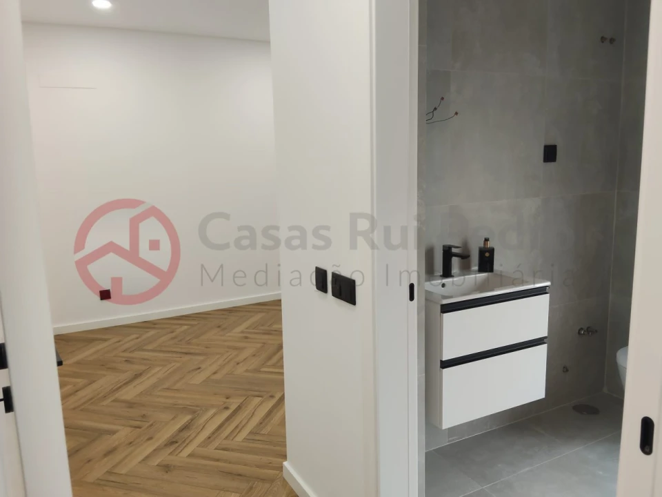 Moradia T3 para Venda em Almada, Cova da Piedade, Pragal e Cacilhas Foto 43