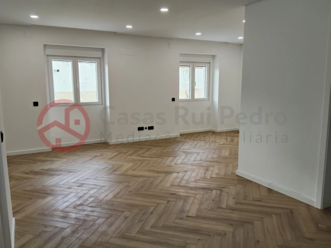 Moradia T3 para Venda em Almada, Cova da Piedade, Pragal e Cacilhas Foto 9