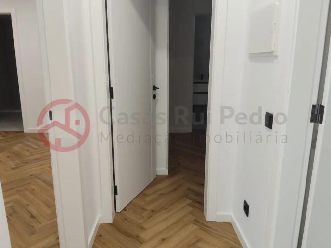 Moradia T3 para Venda em Almada, Cova da Piedade, Pragal e Cacilhas Foto 25