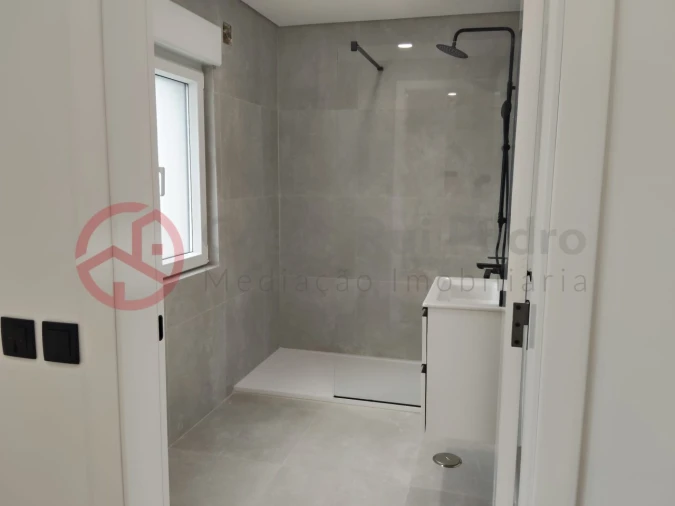 Moradia T3 para Venda em Almada, Cova da Piedade, Pragal e Cacilhas Foto 31