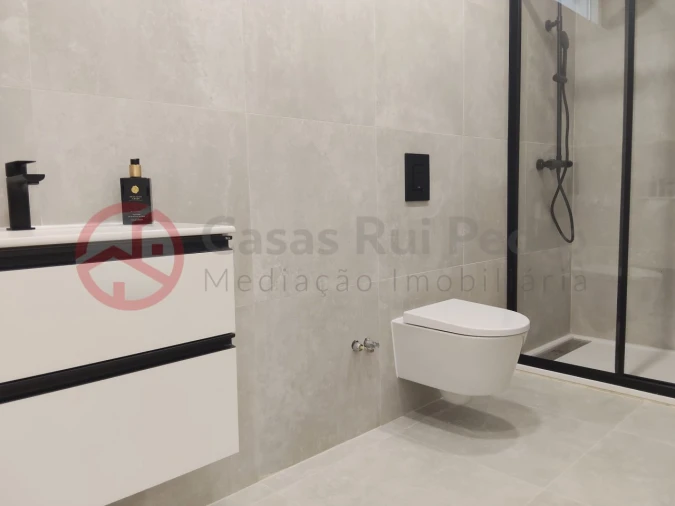 Moradia T3 para Venda em Almada, Cova da Piedade, Pragal e Cacilhas Foto 36