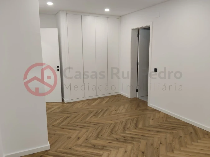 Moradia T3 para Venda em Almada, Cova da Piedade, Pragal e Cacilhas Foto 40