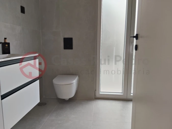 Moradia T3 para Venda em Almada, Cova da Piedade, Pragal e Cacilhas Foto 44