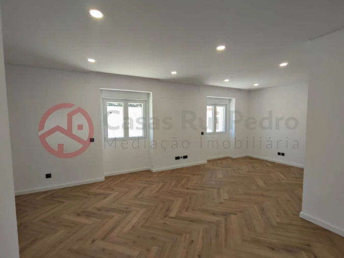 Moradia T3 para Venda em Almada, Cova da Piedade, Pragal e Cacilhas Foto 3