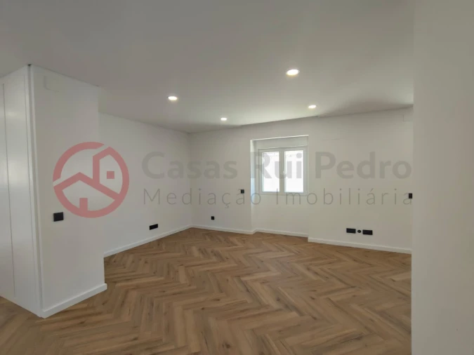 Moradia T3 para Venda em Almada, Cova da Piedade, Pragal e Cacilhas Foto 4