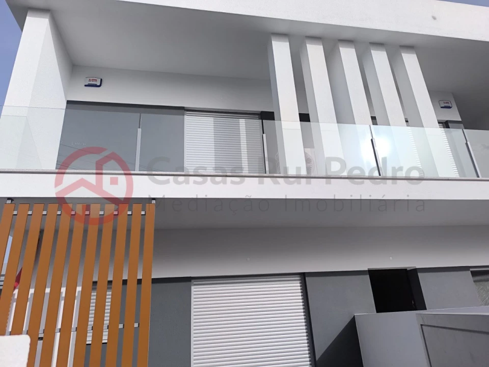 Moradia T4 para Venda em Fernao Ferro Foto 4